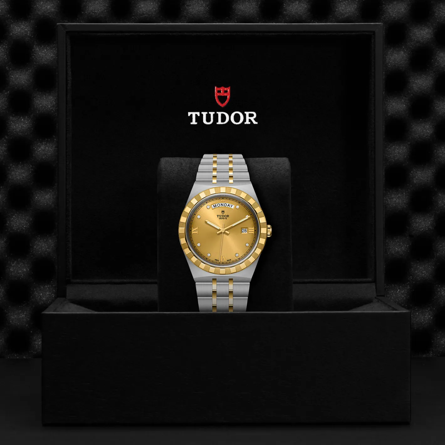 Tudor Royal Hot